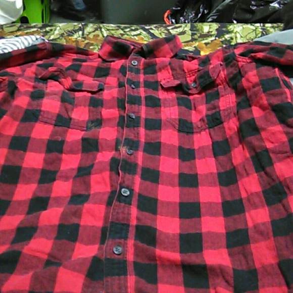 Flannel, a little worn - Picture 1 of 3